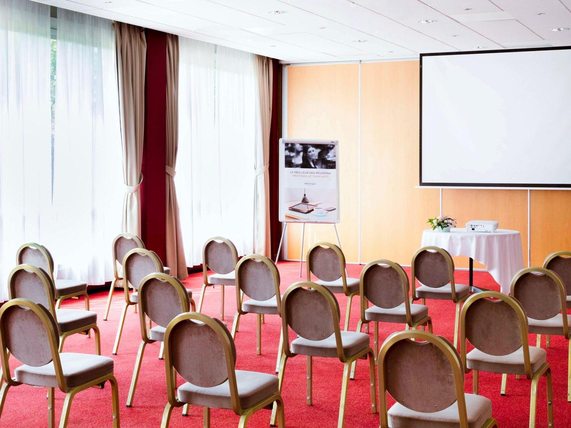 Mercure Nevers Pont De Loire Exterior photo